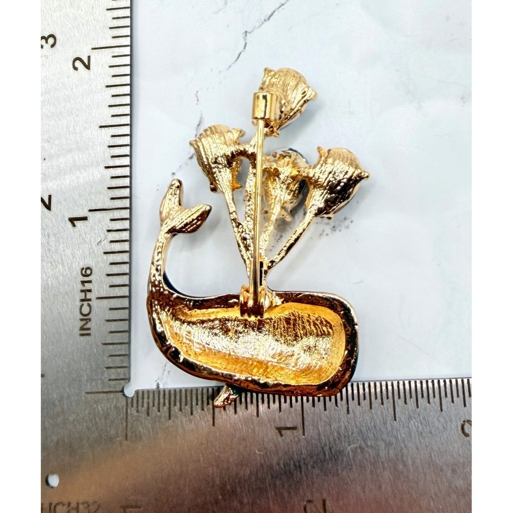 Blue Glass Whale Brooch Gold Tone Crystal Water Spout Ocean Animal Pin - Picture 3 of 3